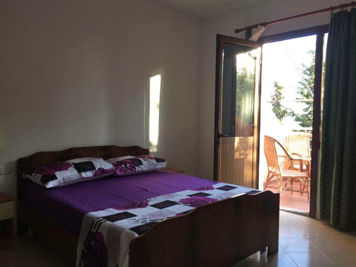Hotel Moris Kryemëdhej Dış mekan fotoğraf