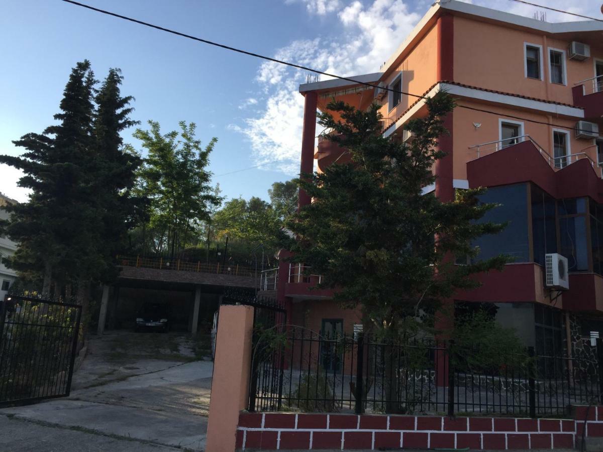 Hotel Moris Kryemëdhej Dış mekan fotoğraf