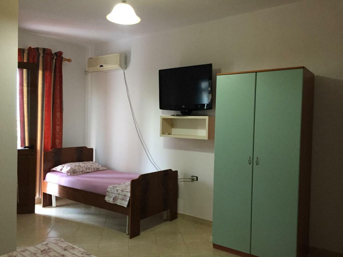 Hotel Moris Kryemëdhej Dış mekan fotoğraf