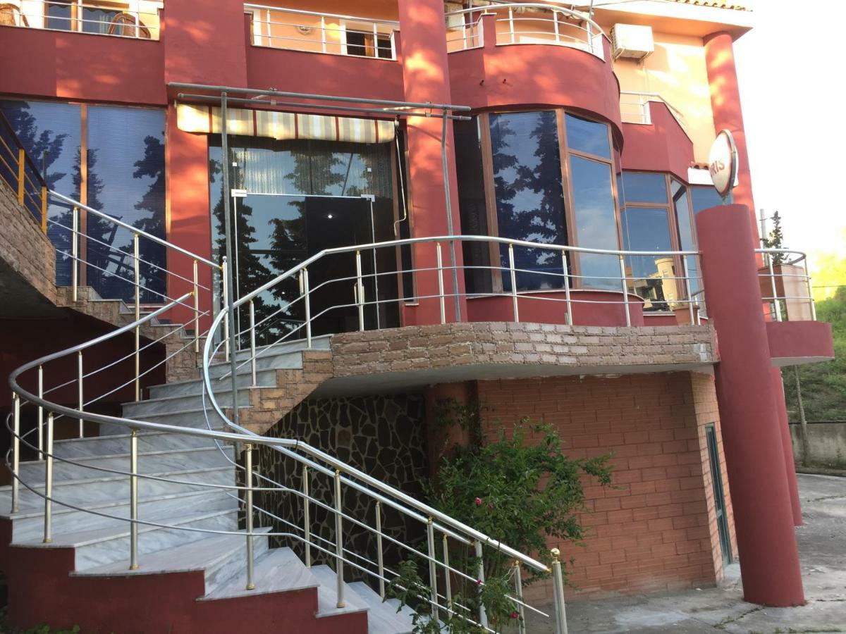 Hotel Moris Kryemëdhej Dış mekan fotoğraf