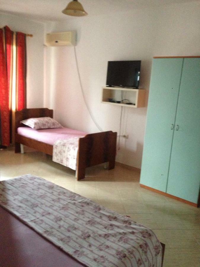 Hotel Moris Kryemëdhej Dış mekan fotoğraf