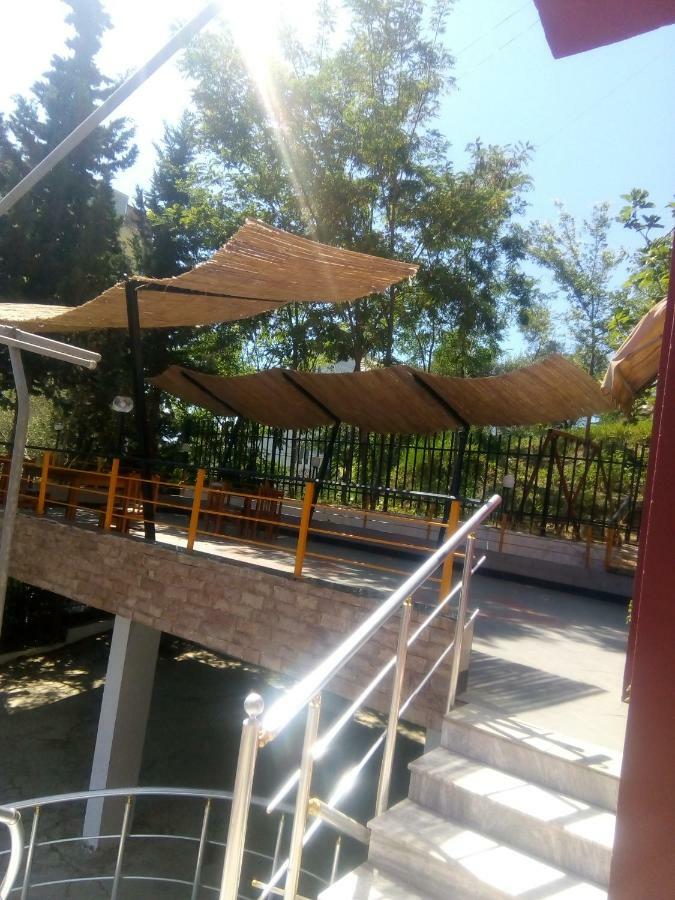 Hotel Moris Kryemëdhej Dış mekan fotoğraf