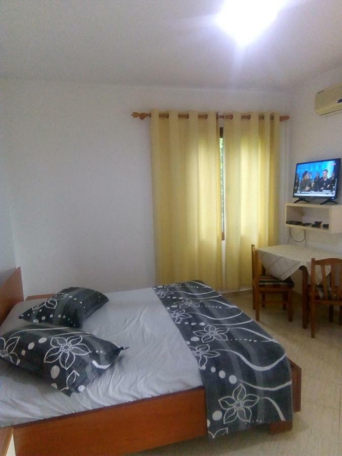 Hotel Moris Kryemëdhej Dış mekan fotoğraf